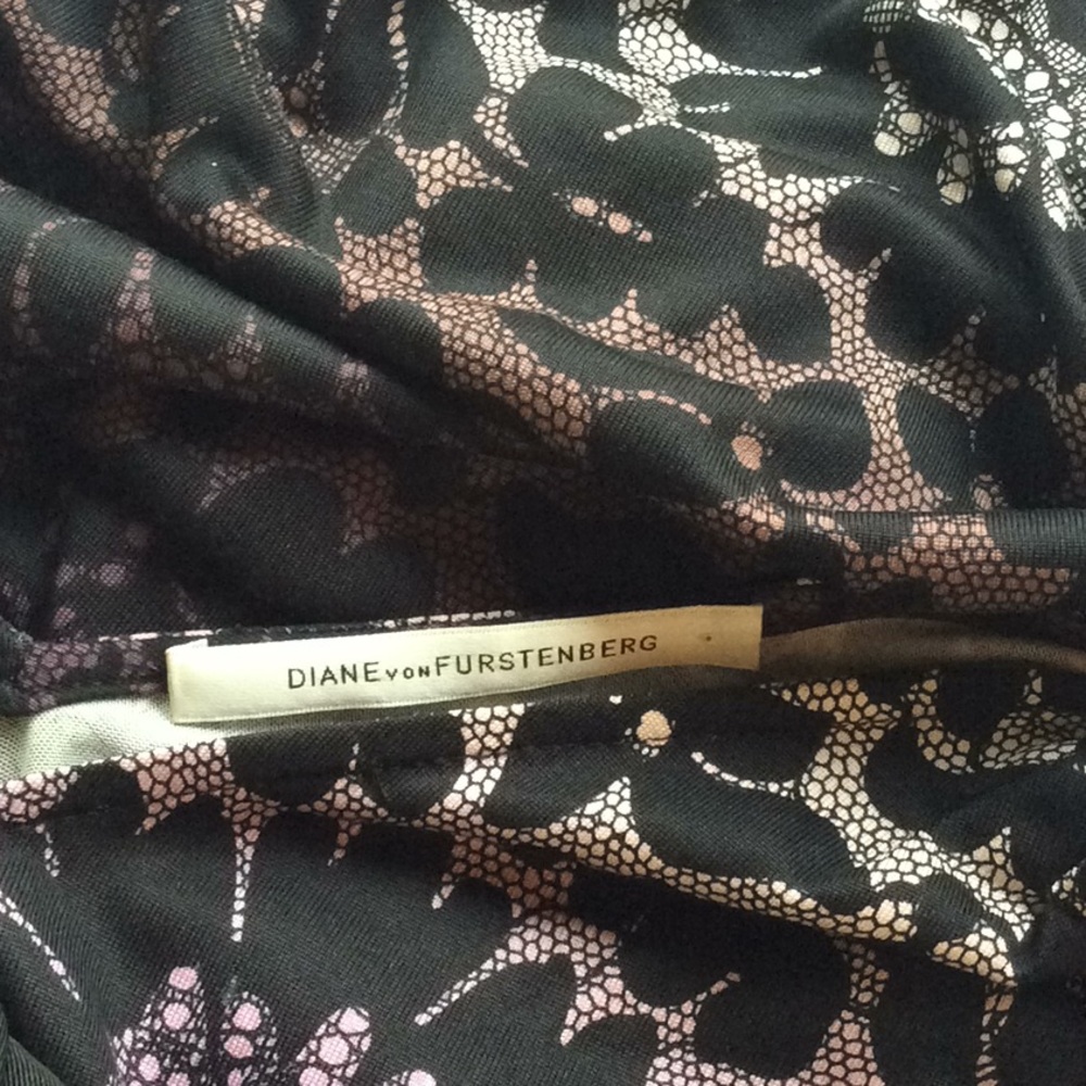 🌷Gifted—Diane von Furstenberg Ruffle Trim Dress - Picture 7 of 8